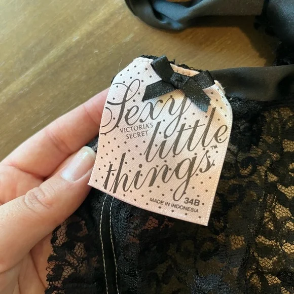 Victoria’s Secret 3 piece black lace set - Picture 11 of 14